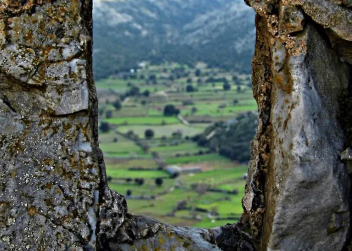 Luxury tent Rooftop Jeep Escape Sleep Under The Stars