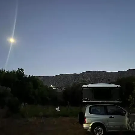 Οργανωμένο κάμπινγκ Rooftop Jeep Escape Sleep Under The Stars